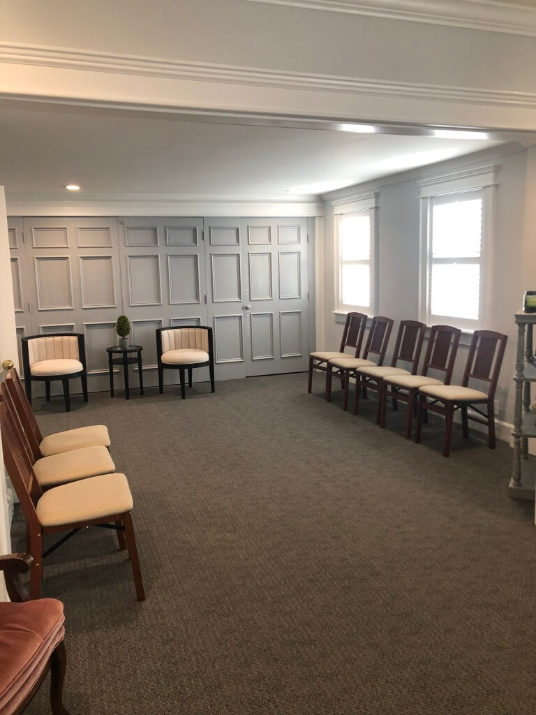 5fca81fc2c806-3971-5778-SittingArea